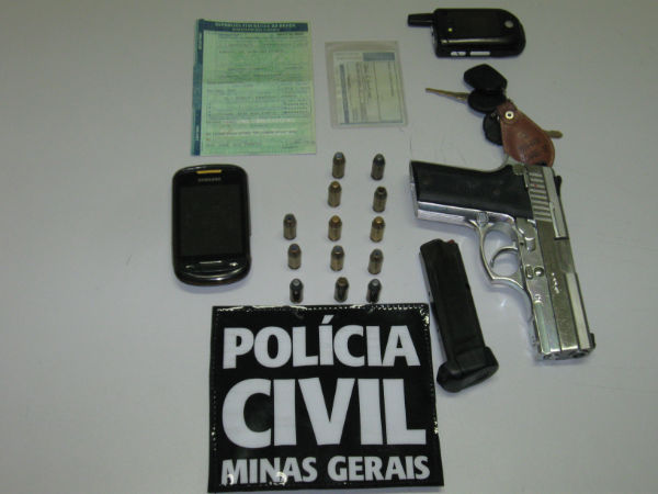 Pistola .40 usada nos assaltos de Cachoeira de Minas a Sapucaí Mirim.