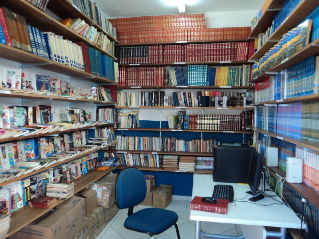 Biblioteca da APAC em Pouso Alegre: Os 180 "Recuperandos" não podem se queixar de falta de oportunidade ...!