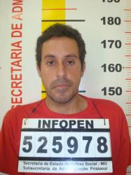 Alexsandro Ferreiora Chaves: Quatro passagens pela policia por agredir a própria  mãe.